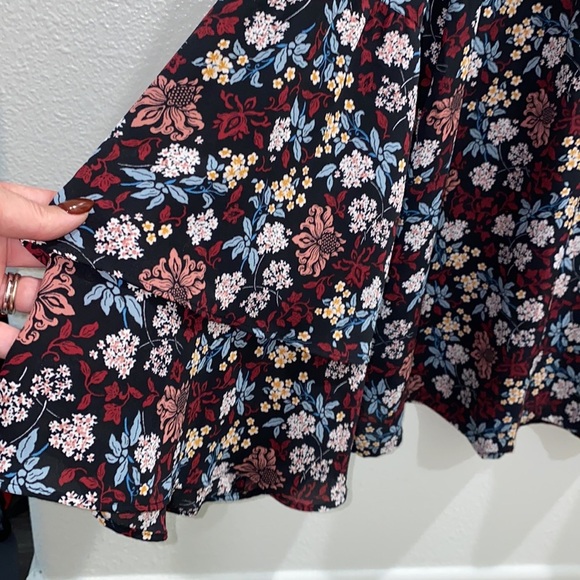 Loft Outlet Bell Sleeve Floral Top - Picture 4 of 4